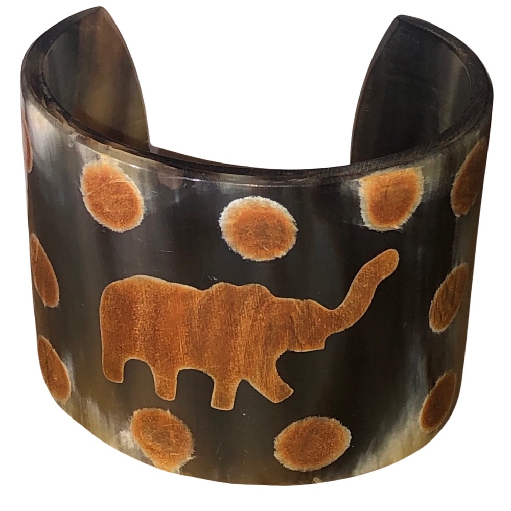 Buffalo horn cuff bracelet with an elephant in Laie
